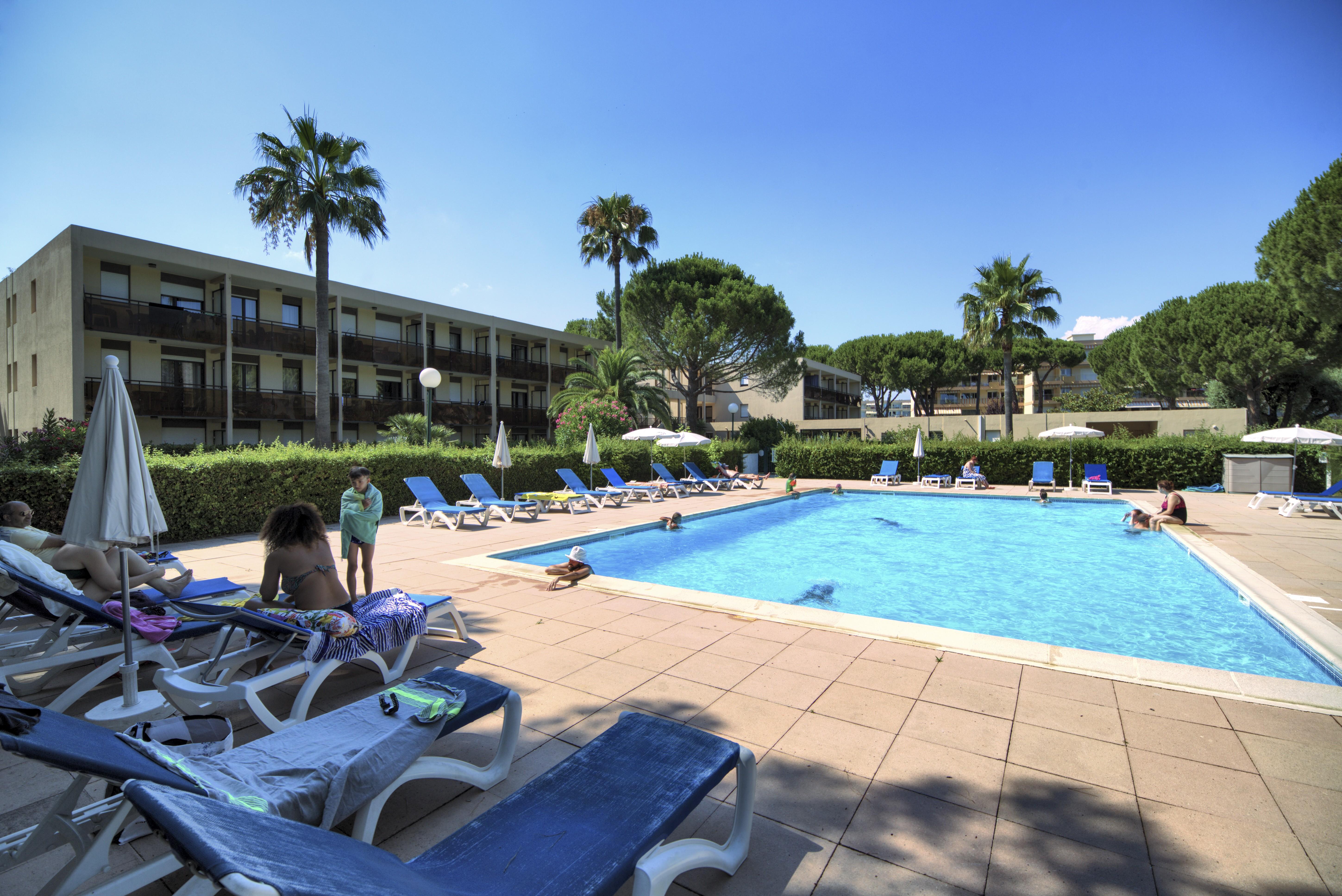 Residence Pierre & Vacances Les Jardins Ombrages Mandelieu Buitenkant foto
