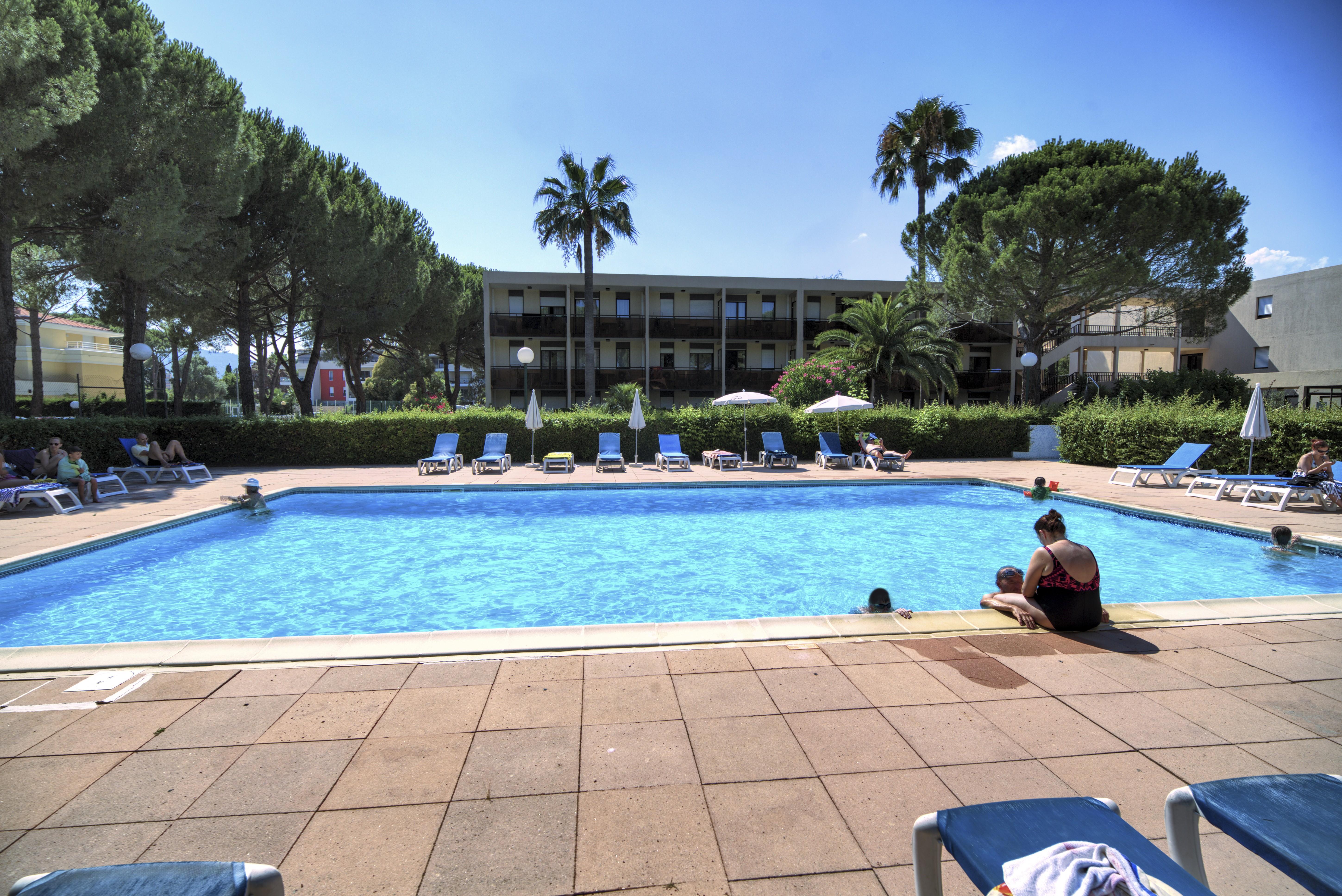 Residence Pierre & Vacances Les Jardins Ombrages Mandelieu Buitenkant foto