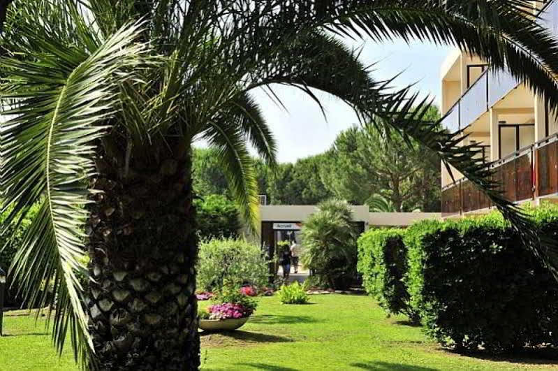 Residence Pierre & Vacances Les Jardins Ombrages Mandelieu Buitenkant foto